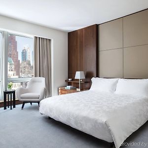 Suite met een Slaapkamer en een King Size Bed in Empirestijl